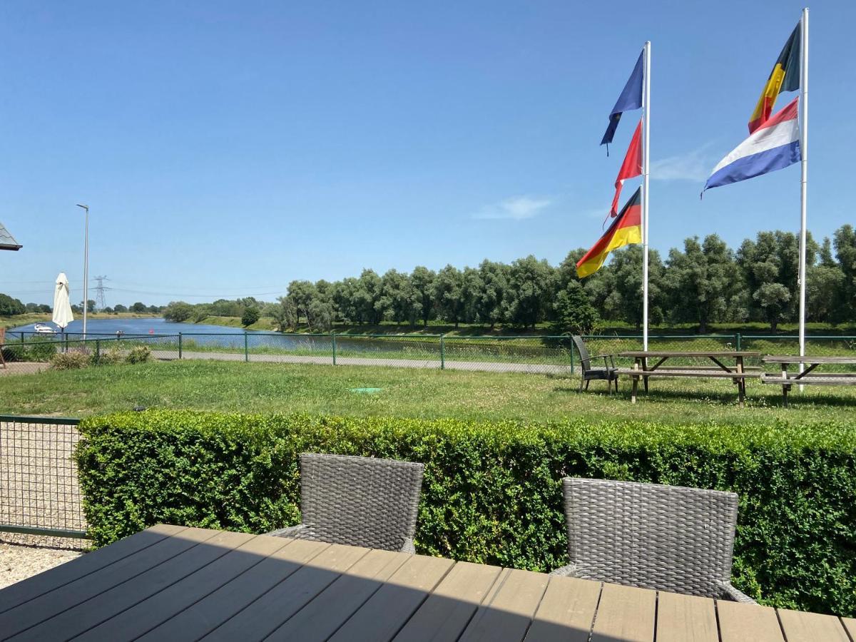 Chalet Eau Vive Maaseik Exterior photo